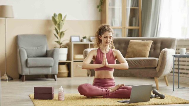 ¿Cuantas veces te has planteado hacer yoga en casa?